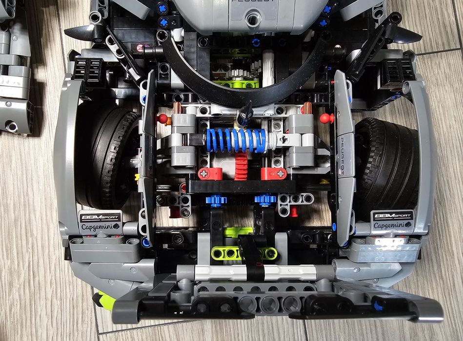 Machetă LEGO Peugeot 9x8 Hypercar Hybrid,  24h Le Mans