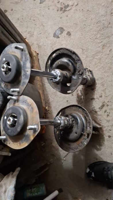 Стойки передние на камри 30-40