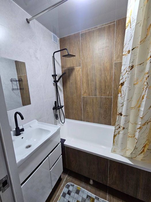 Сдается 2х комнатная квартира 
С обстановкой ЛЮКС в горде Алмалыке