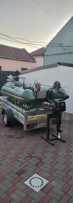 Vand ansamblu barca+motoare+remorca !