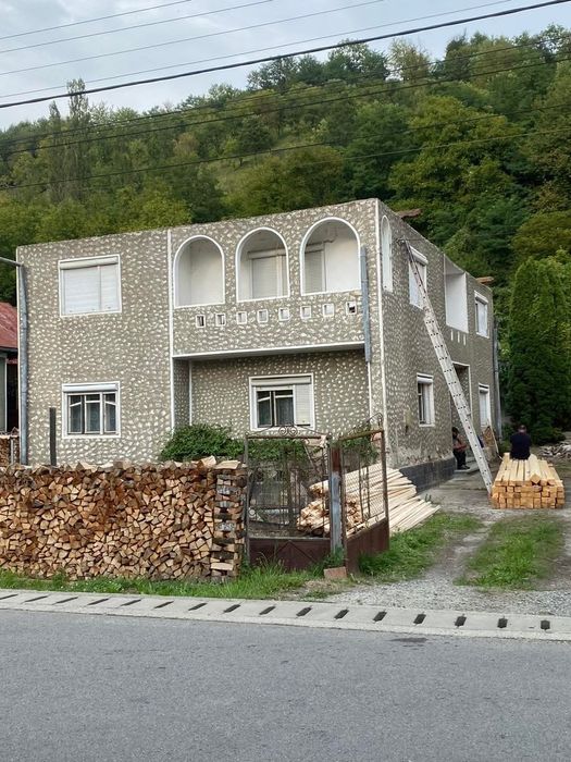 Executam lucrări de construcții acoperiș reparații montaj tablă țiglă metalic Hidroizolatii  bloc
