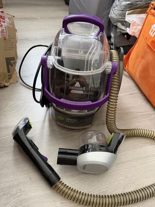 Aspirator profesional cu apa