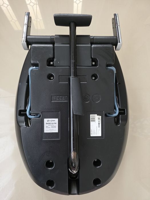 Scoică auto Cybex Cloud Q Platinium + baza ISOFIX Cybex Q-fix