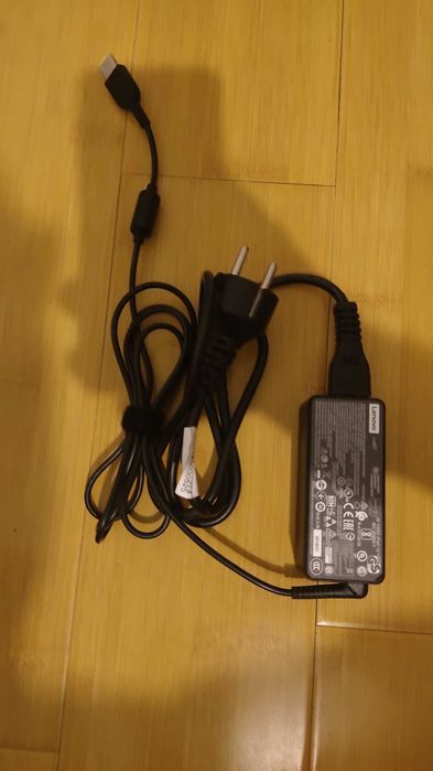 Alimentator - Incarcator Lenovo 20V 2.25A original functional ieftin