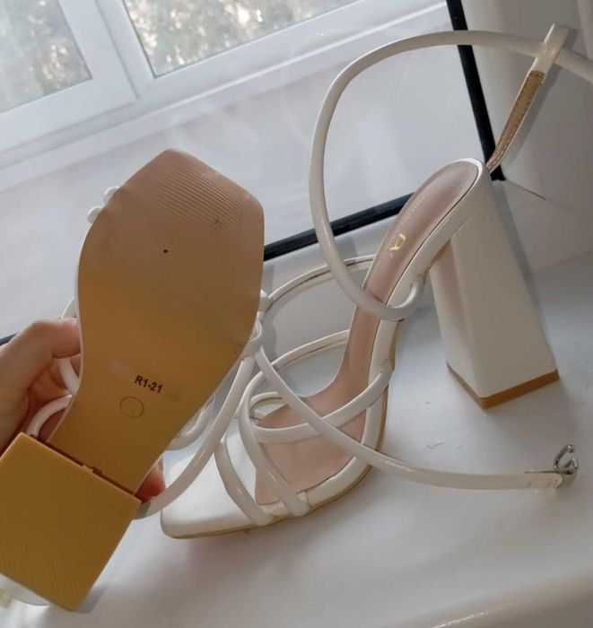 Продам босоножки, новые