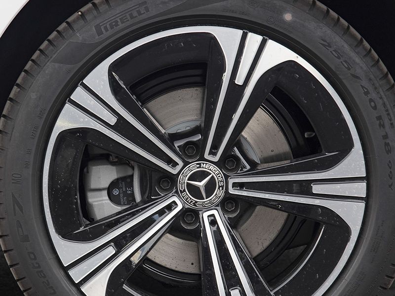 Mercedes- set 4 capace pentru jante aliaj