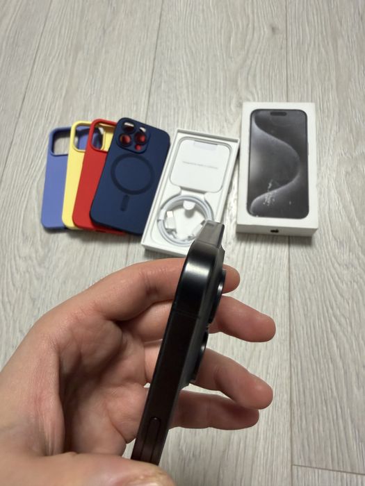 Iphone 15 Pro 128 gb cu garantie, impecabil