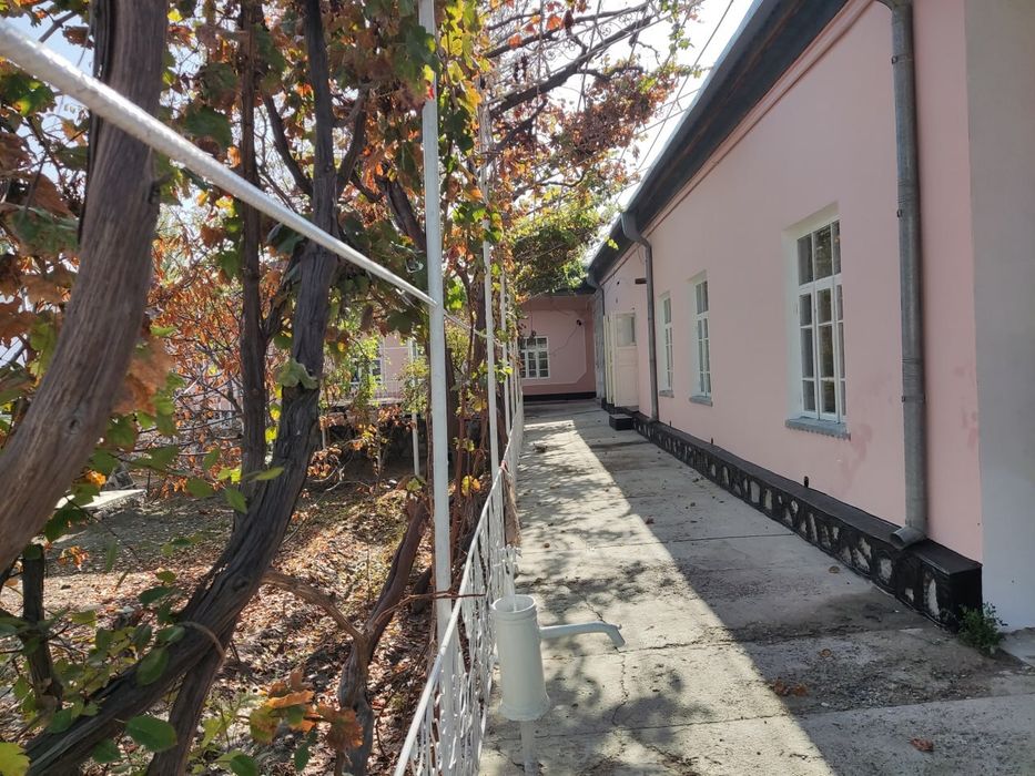 Buxoro vil Vobkent tum Soʻfidehqon qishlogʻidagi  hovli sotiladi.