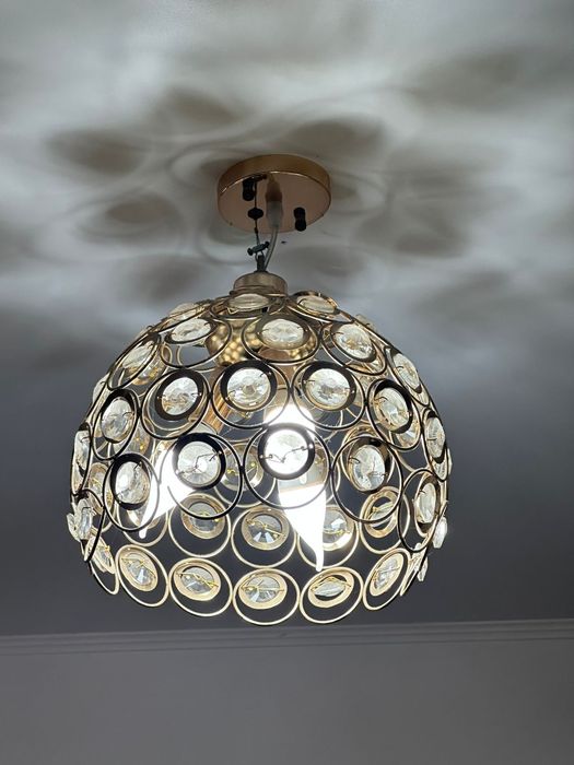 Продам люстры срочна