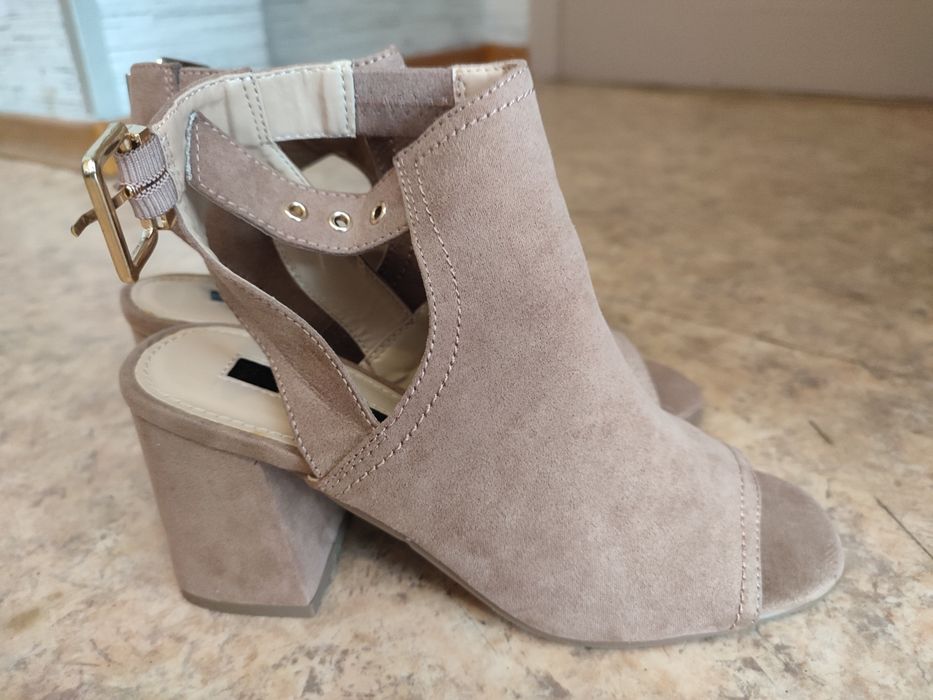 Продам туфли по 2000 тг