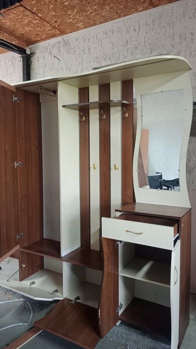 Шкаф для прихожей