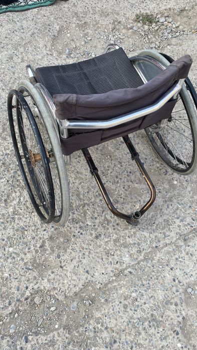 спортивная инвалидная коляска