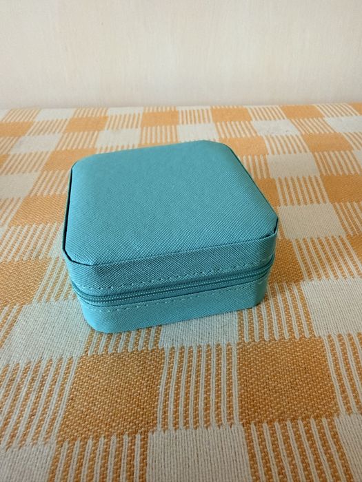 Продам шкатулку для украшений