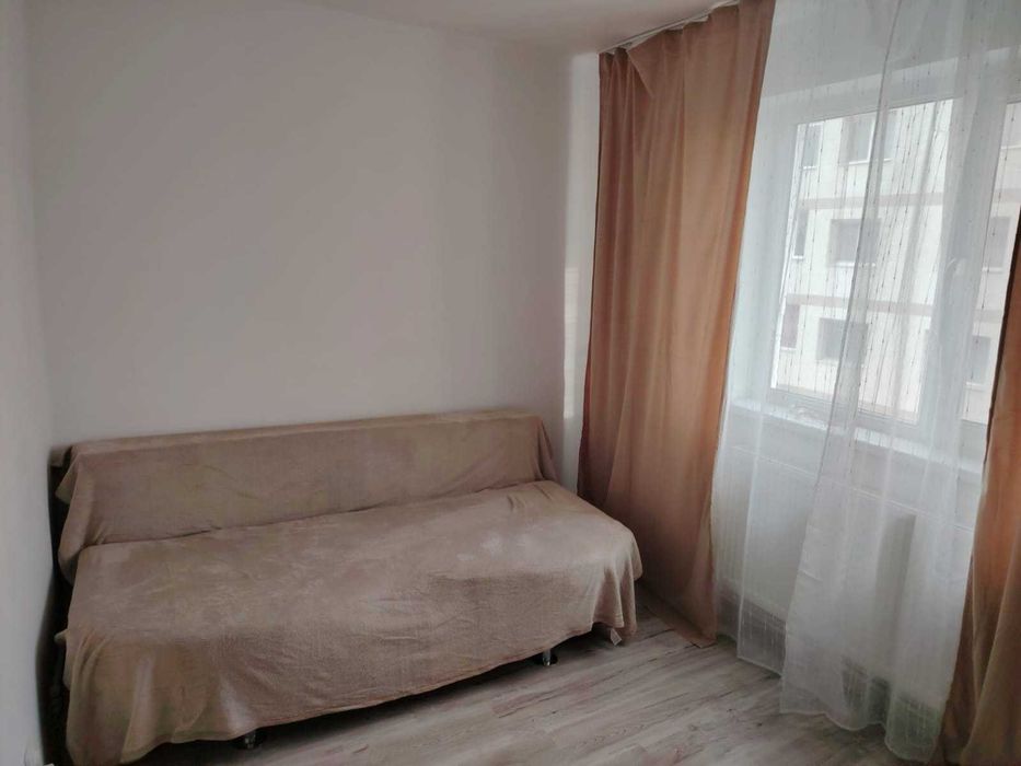 Proprietar , inchiriez pe termen lung apartament 2 camere