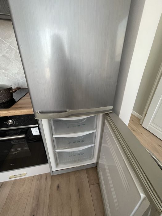 Продам Холодильник Бирюса