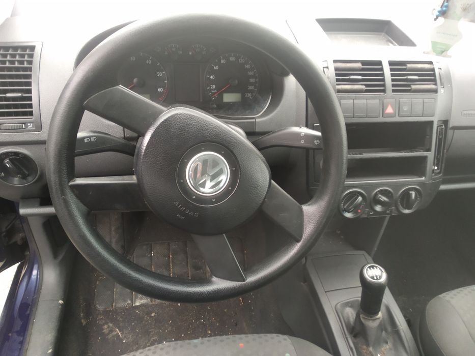 Фолксваген поло 1.2 бенз 2 врати. 64 коня 2 броя