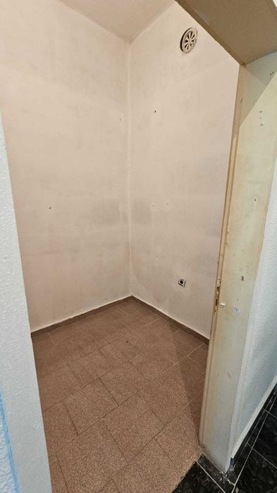 Дава се под наем Магазин в Търговище, Център - 65 кв.м за 510 € - Снимка #4