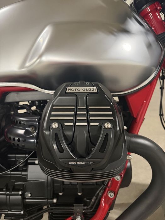 Moto Guzzi V7 III Racer | Öhlins | Brembo | Numbered edition