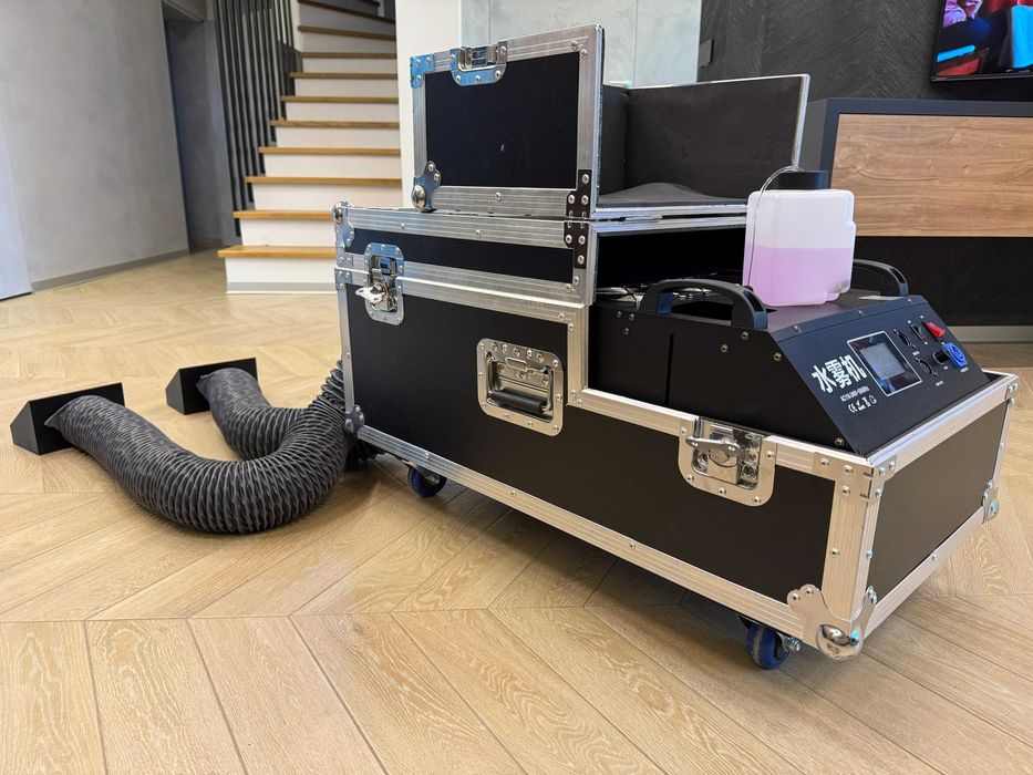 Vând mașină de ceață joasă 3000W cu tub dublu