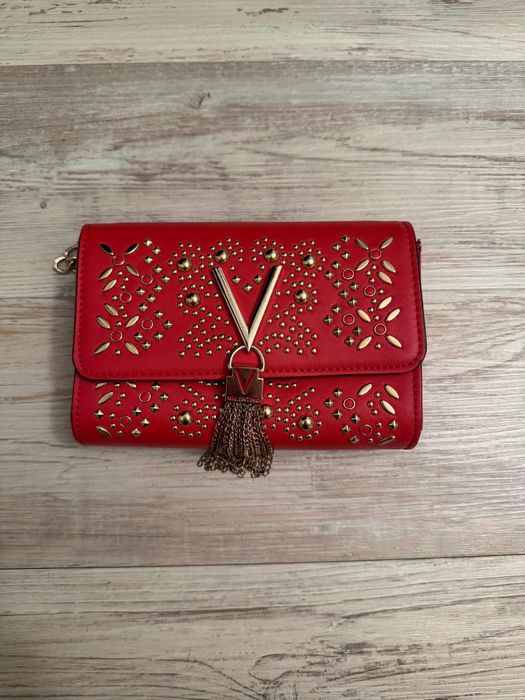 Чанта Valentino.