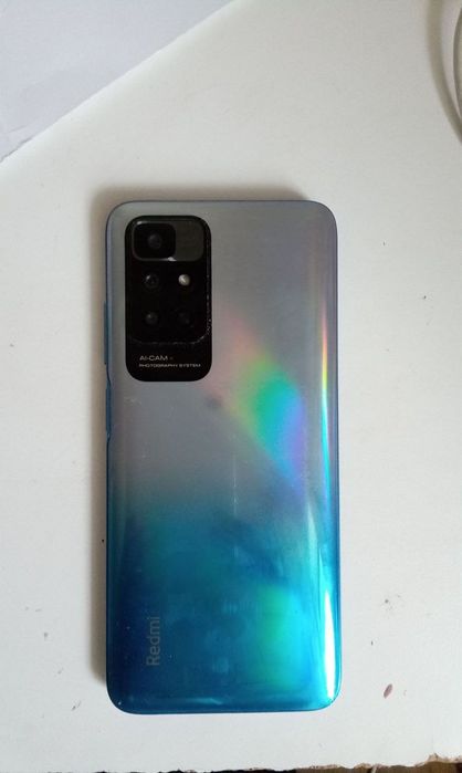 Продаёца телефон Чирчик Редми