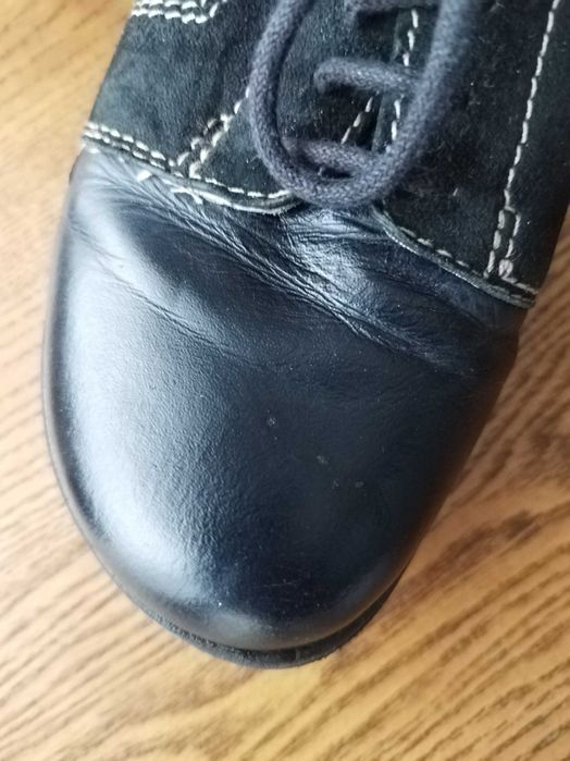 Pantofi negri din piele si piele intoarsa