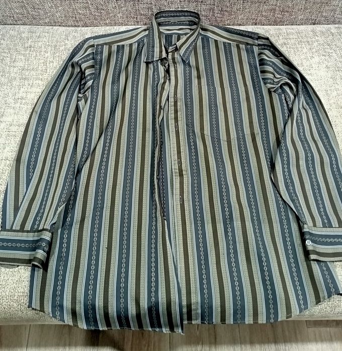 Мужская рубашка с длинным рукавом