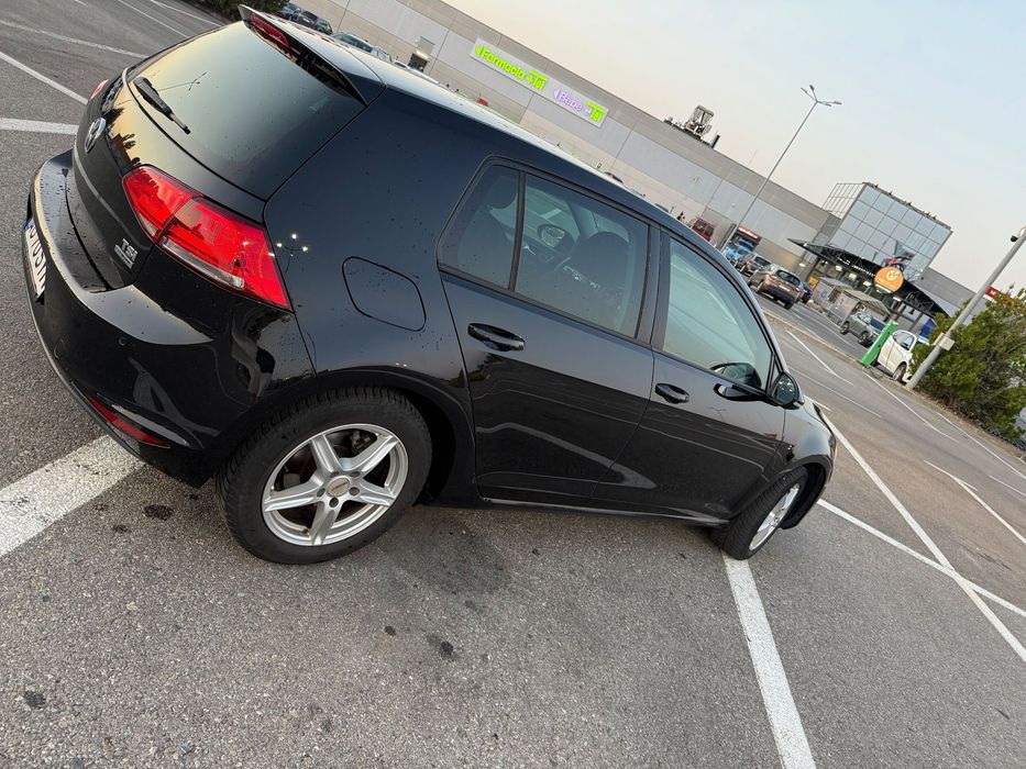 Volkswagen Golf Masina ruleaza perfect fara niciun defect
