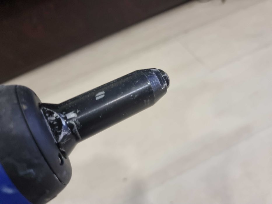 Акумулаторна нитачка AccuBird Pro