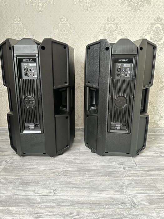 Продам RCF 715 mk5