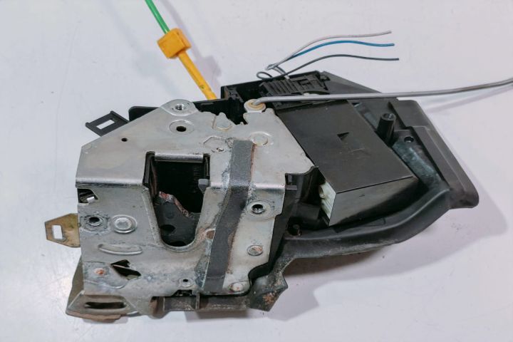 Broasca Usa  dreapta fata BMW Seria 5 E39 (facelift) seria