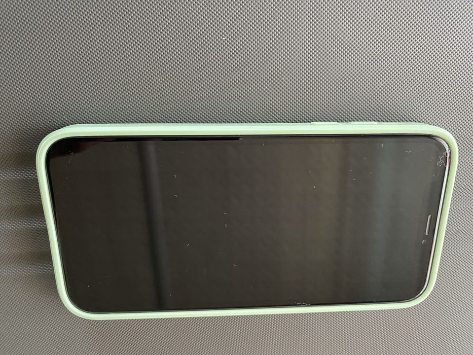 Продам Iphone XR