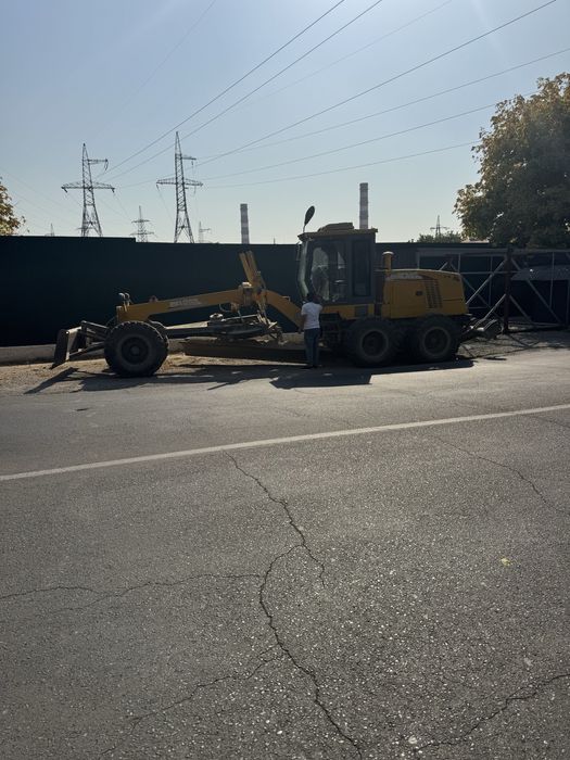 Грейдр XCMG GR215 сотилади