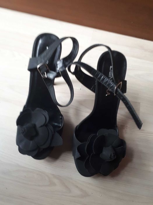 Дамски Обувки с висок ток