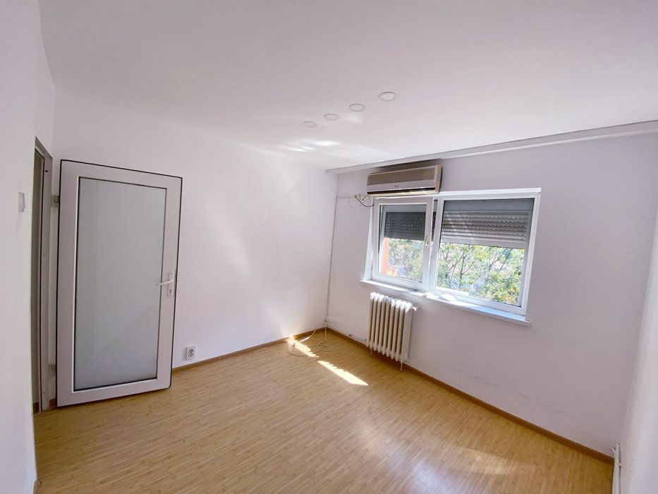 Vând apartament doua camere