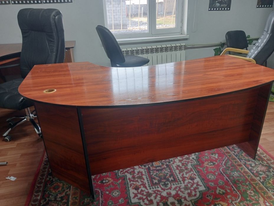 Офисный стул, очень качественно