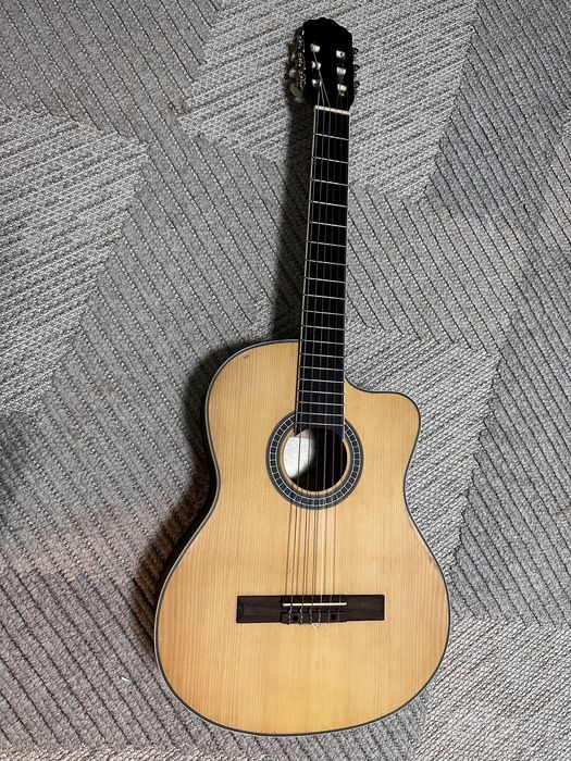 gitara sotiladi classik original MARQUES made in Brazilia