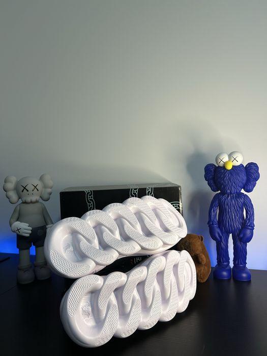 Versace Chain Reaction