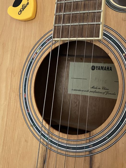 гитара акустика с колонкой