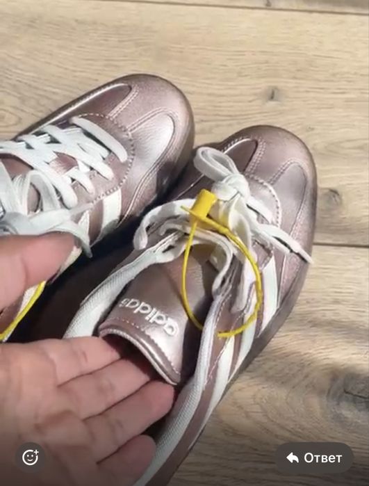 Продам новые кроссовки Adidas оригинал