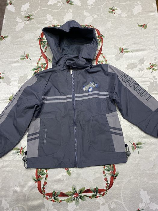 Тъмно сиво яке за момченце.