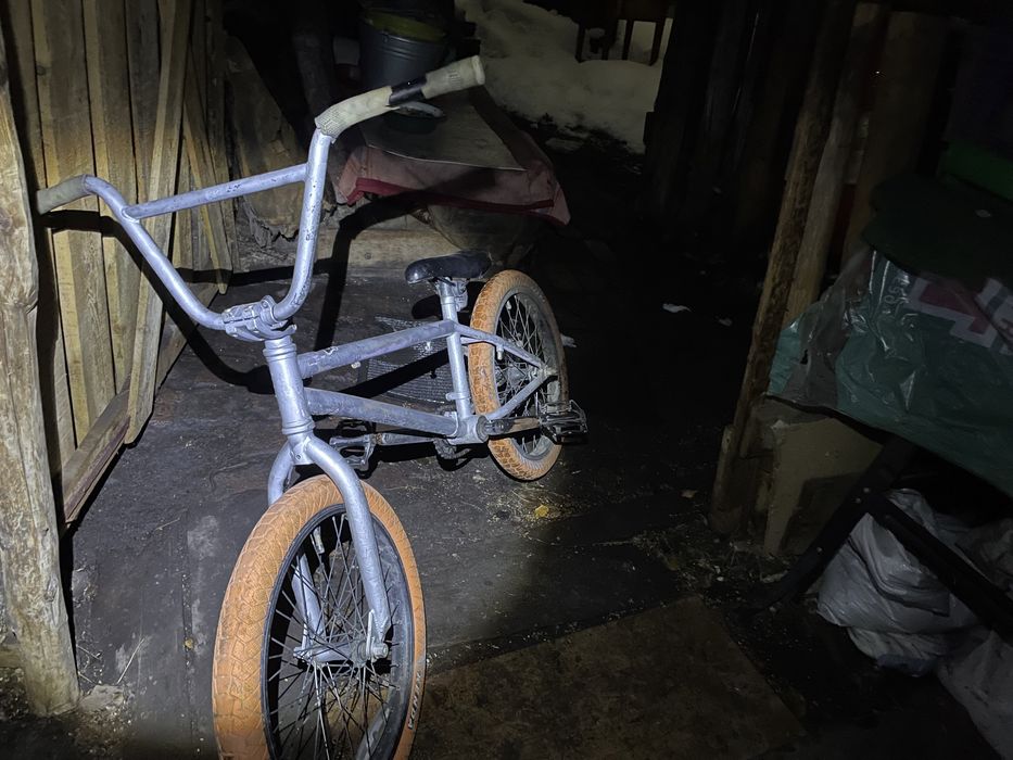 Серый беймикс аранжавые колёса