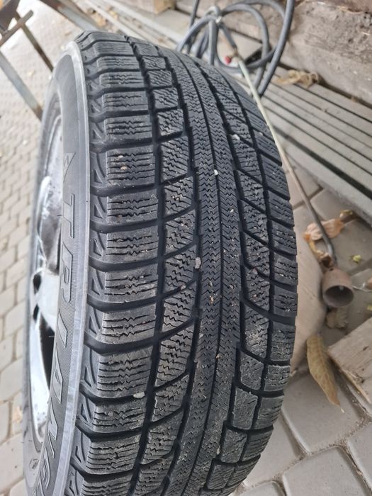 Продам зимние шины, на Субару Форестер,с алюминиевыми дисками, комплек