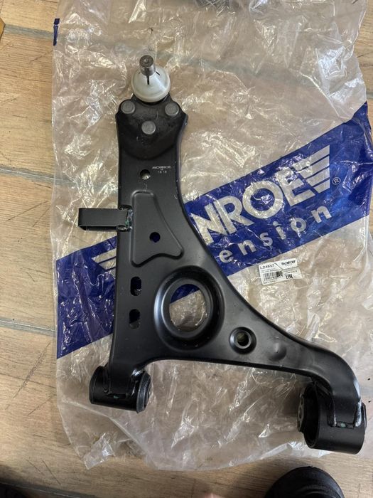 ляв и десен  носач CHEVROLET TRAX; OPEL MOKKA / MOKKA X 1.4-1.8 06.12-