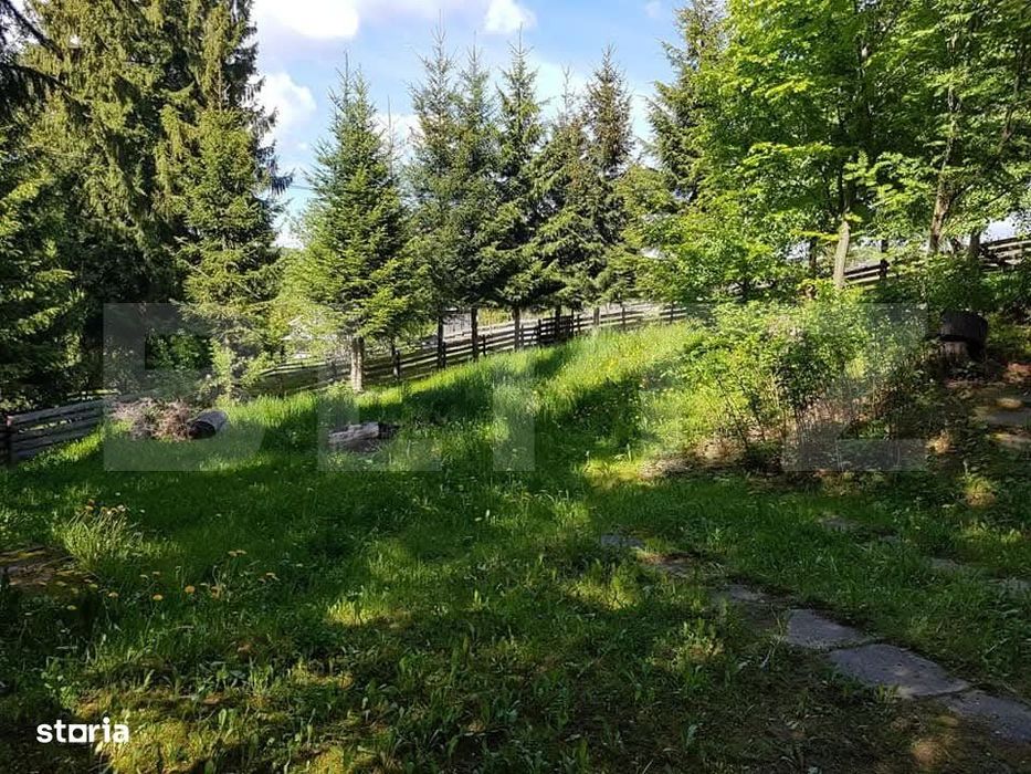 Cabana de vanzare, cu 4 camere, 100 mp, zona Piatra Fantanele