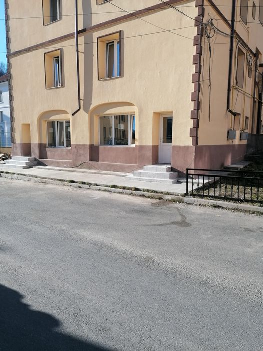 Spatii de închiriat