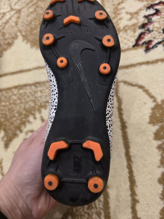 Ghete de sport Nike ( băieți), mărimea 32