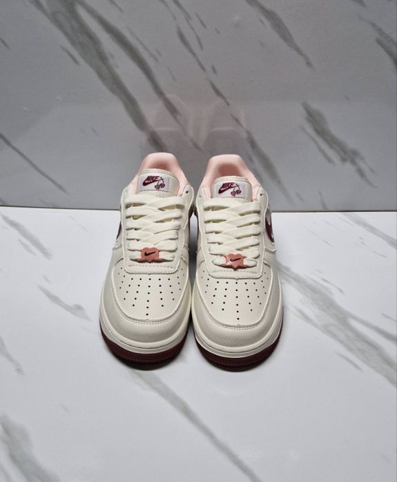 кроссовки Nike женские