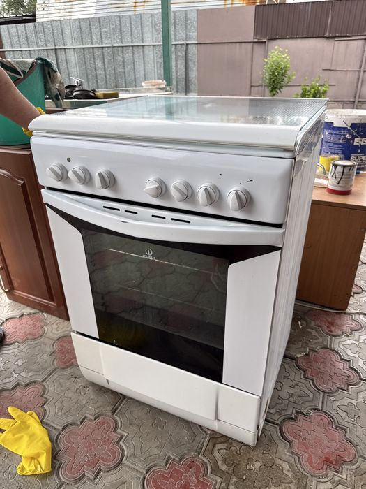 Газ плита Indesit
