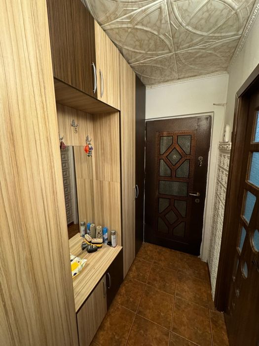 Închiriez apatament 2 camere